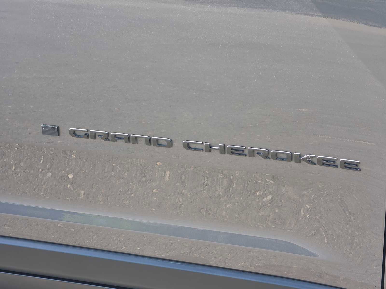 Used 2023 Jeep Grand Cherokee Altitude image 11