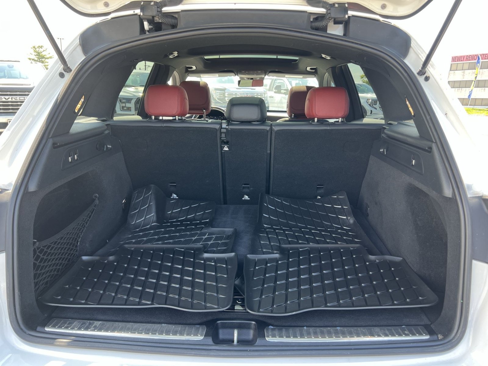 Used 2022 Mercedes-Benz GLC 43 AMG 4MATIC w/ Multimedia Package Lite image 25