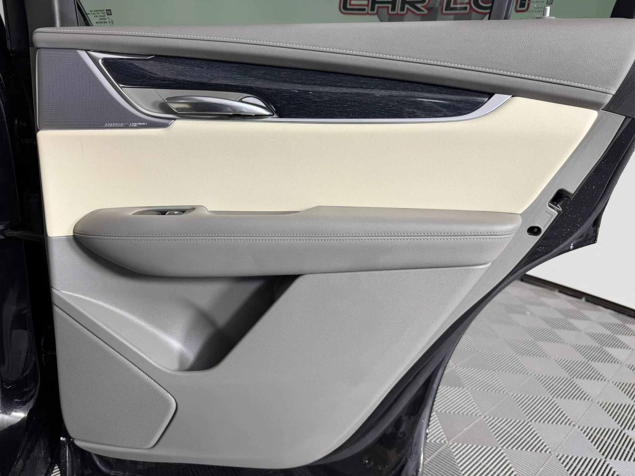 Used 2024 Cadillac XT6 Premium Luxury w/ Technology Package AWD/4WD image 49