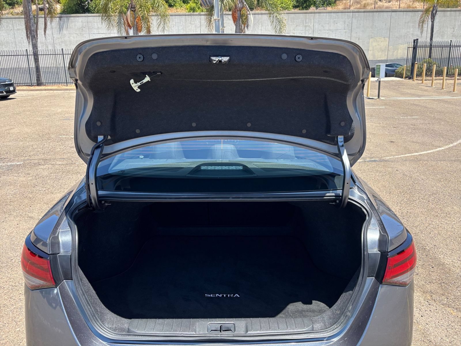 Used 2025 Nissan Sentra SV FWD image 29