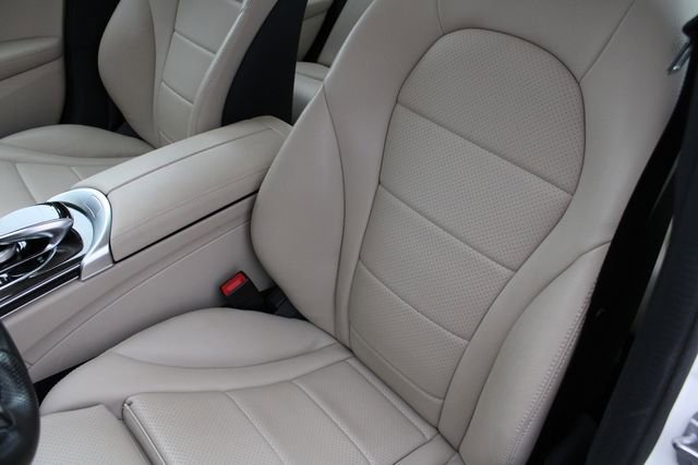 Used 2016 Mercedes-Benz C 300 4MATIC Sedan image 5