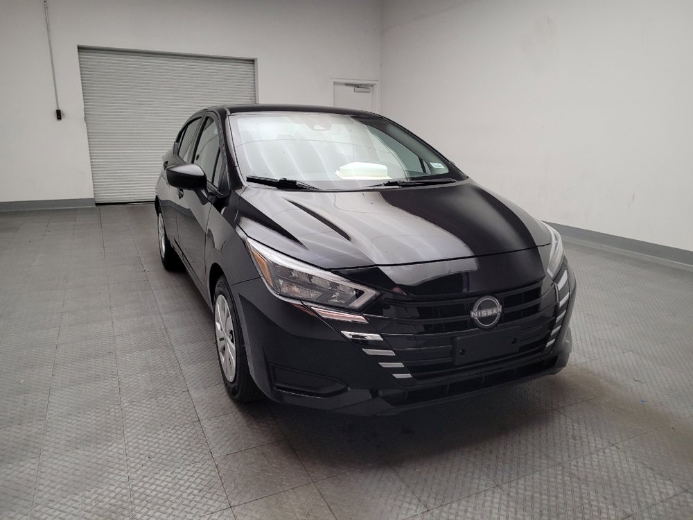 Used 2025 Nissan Versa S image 14