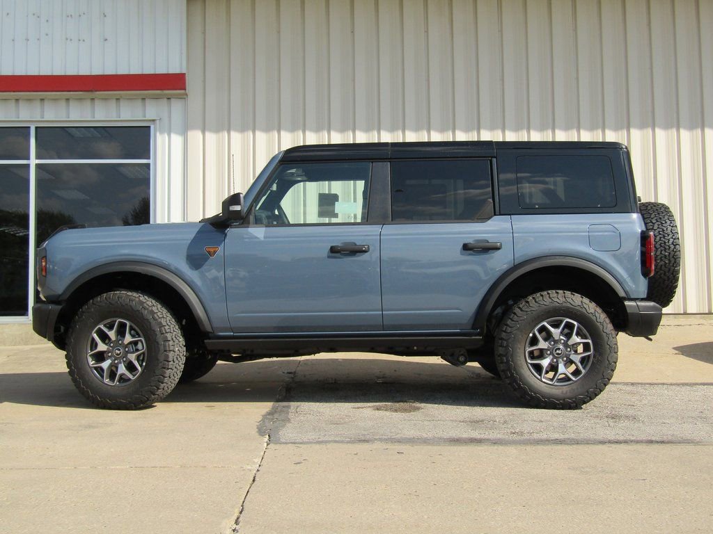 New 2025 Ford Bronco Badlands image 11