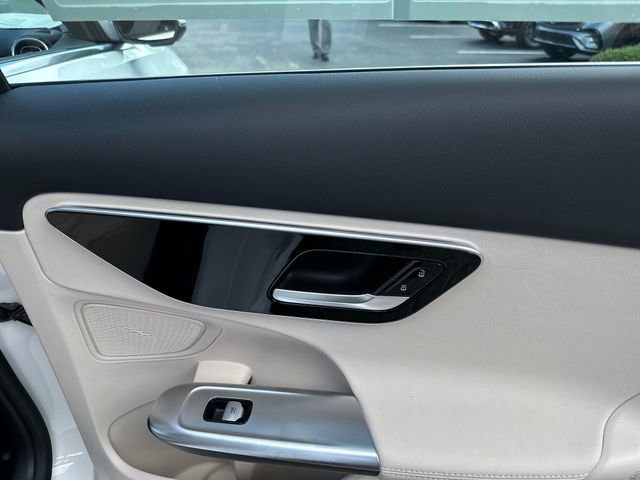 Used 2025 Mercedes-Benz C 300 Sedan image 32