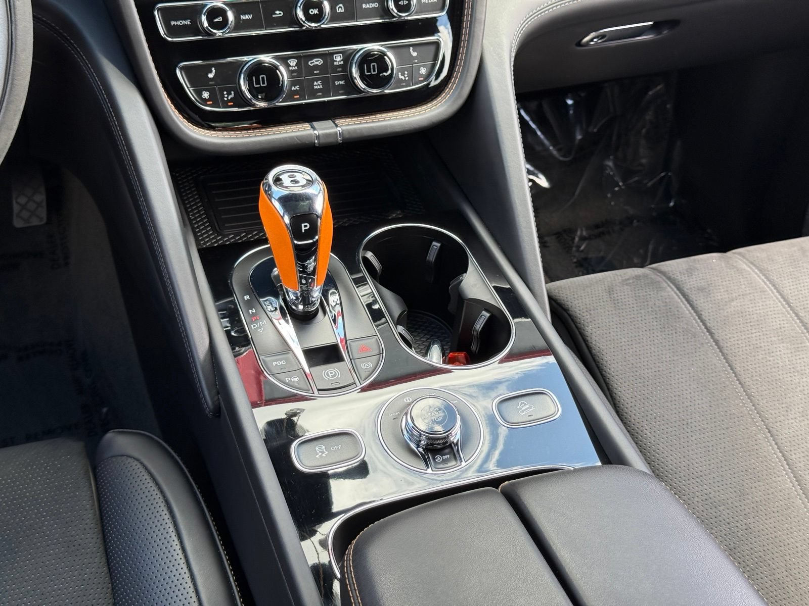 Used 2023 Bentley Bentayga AWD/4WD image 41