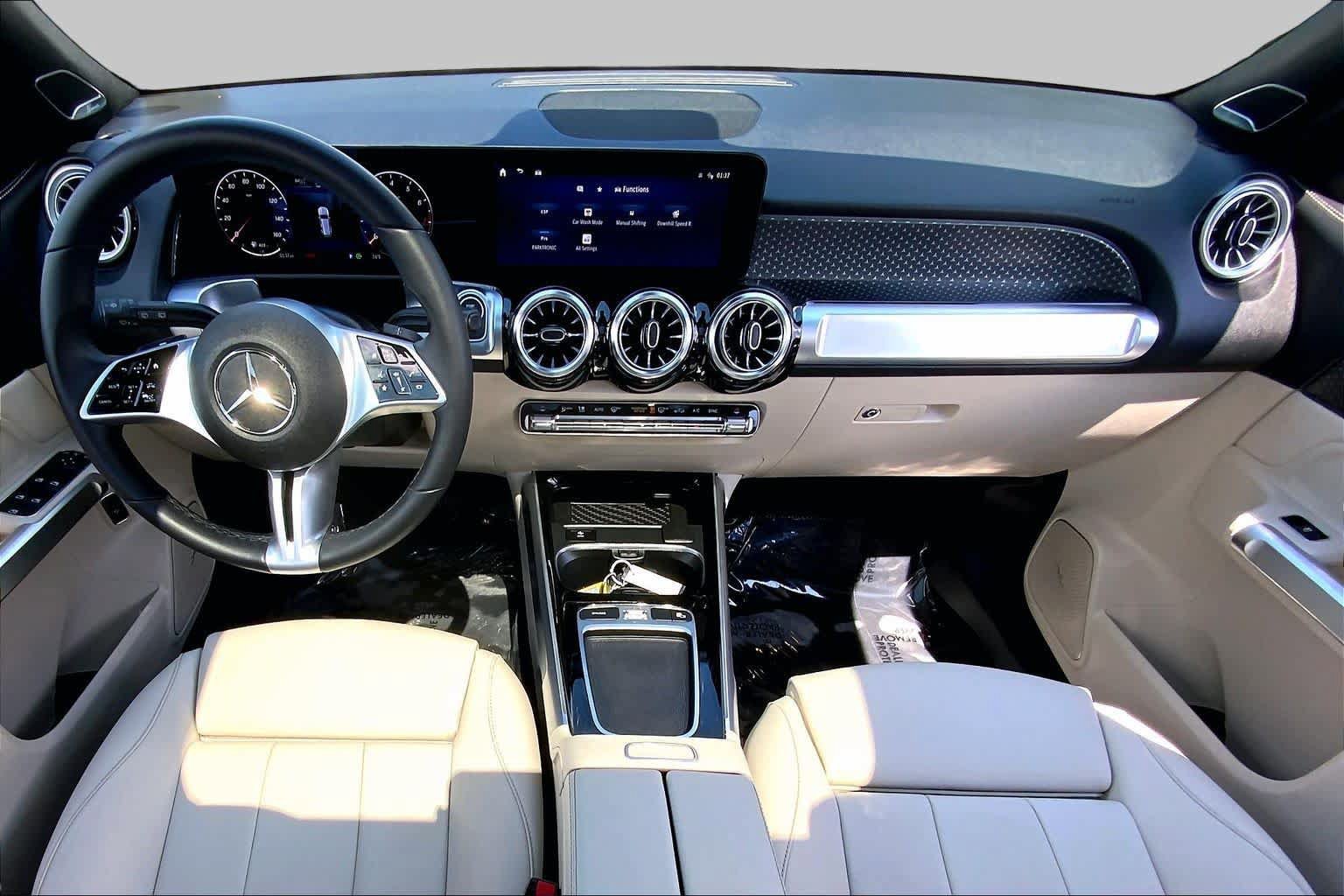 Used 2024 Mercedes-Benz GLB 250 4MATIC image 16