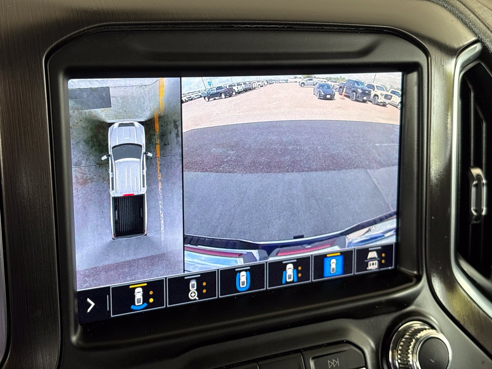 Used 2022 GMC Sierra 2500 AT4 w/ AT4 Premium Plus Package AWD/4WD image 27