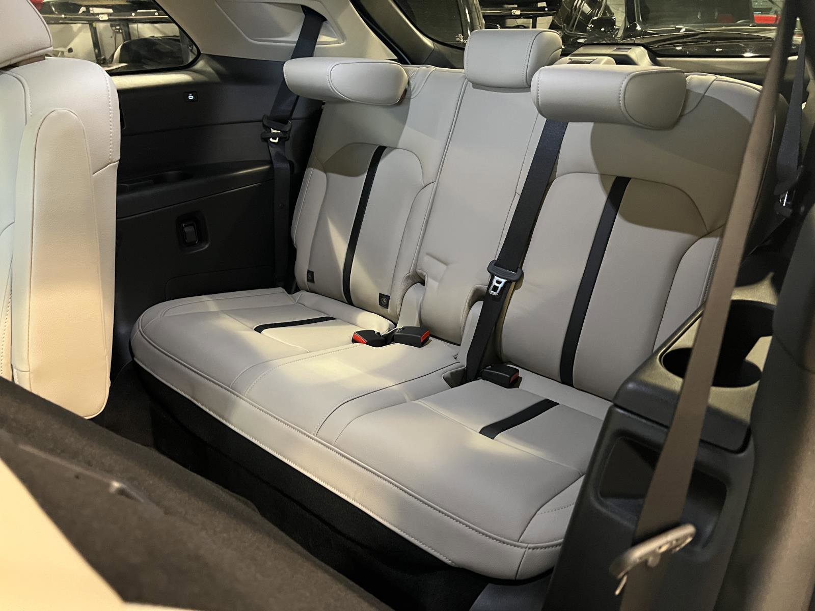 Used 2025 MAZDA CX-90 Plug-In Hybrid w/ Preferred image 32