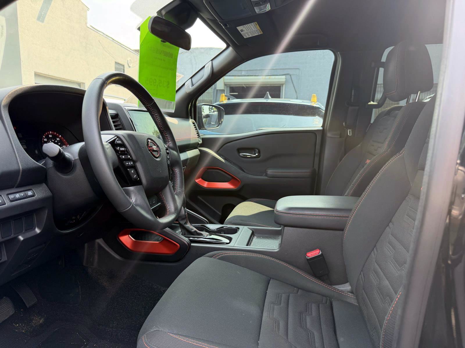Used 2024 Nissan Frontier PRO-4X w/ Technology Package AWD/4WD image 17