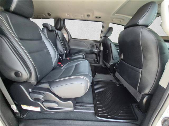 Used 2020 Toyota Sienna SE w/ SE Preferred Package FWD image 23
