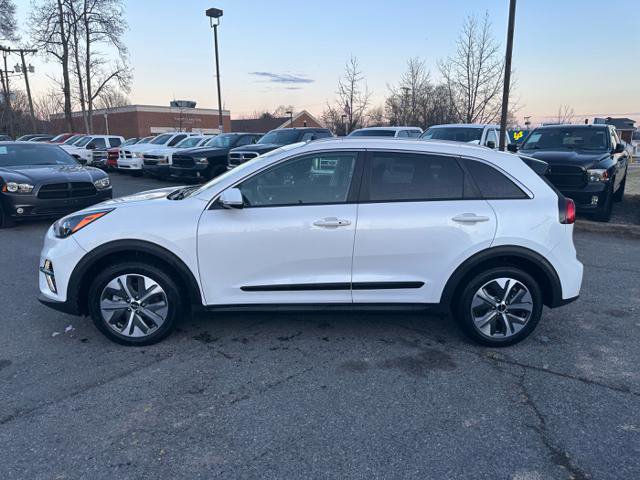 Used 2022 Kia Niro EX Premium w/ Cold Weather Package image 9