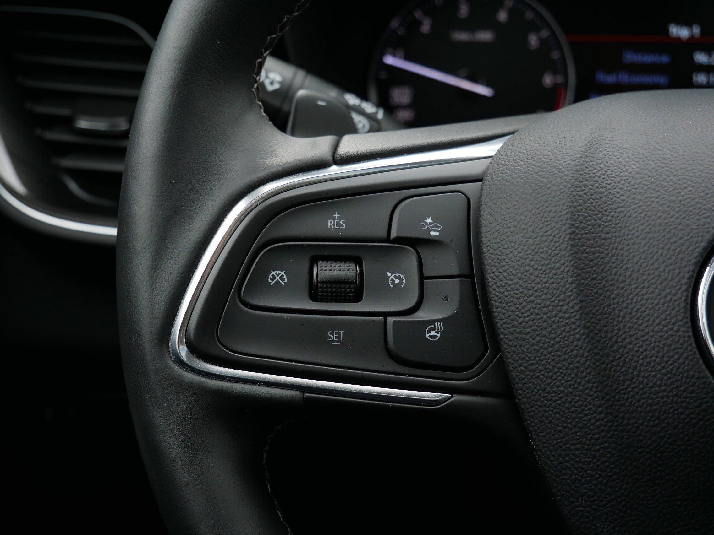 Used 2023 Buick Envision Essence w/ Sport Touring Package image 28