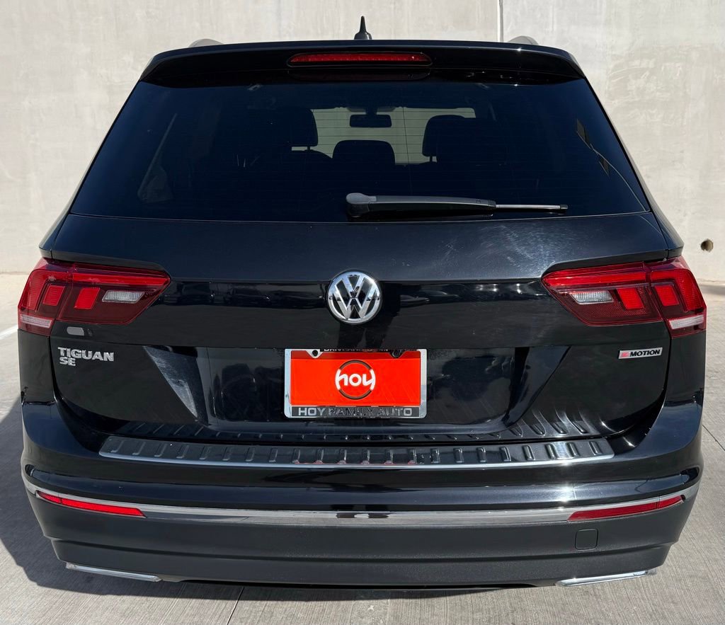 Used 2021 Volkswagen Tiguan SE w/ Panoramic Sunroof Package image 4