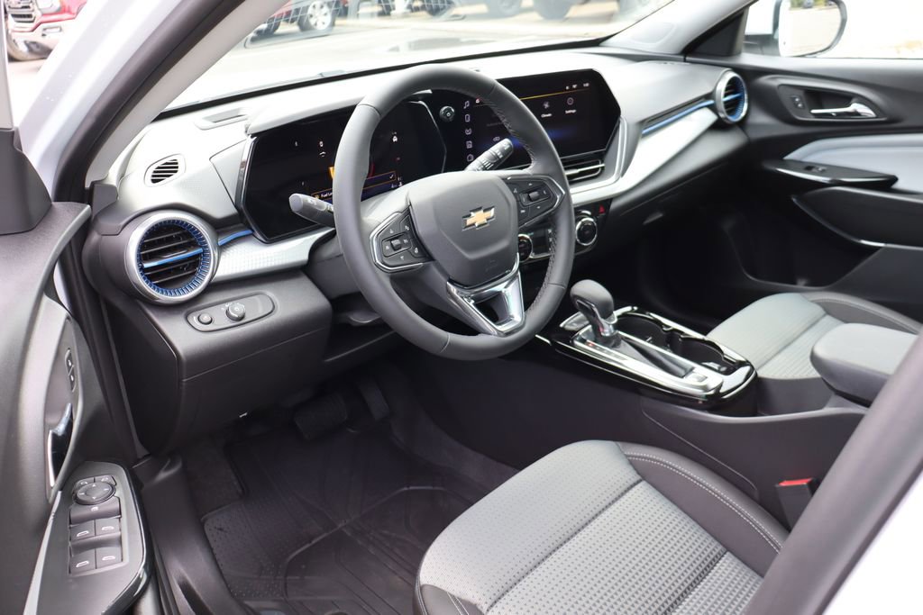 New 2026 Chevrolet Trax LT w/ Driver Confidence Package image 9