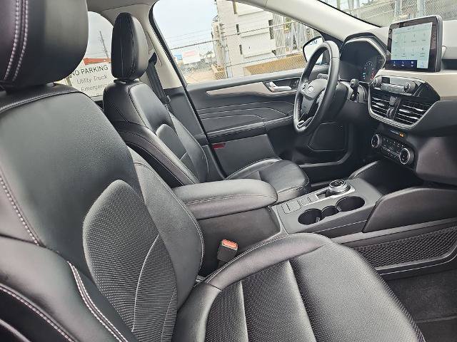 Certified 2022 Ford Escape SEL AWD/4WD image 10