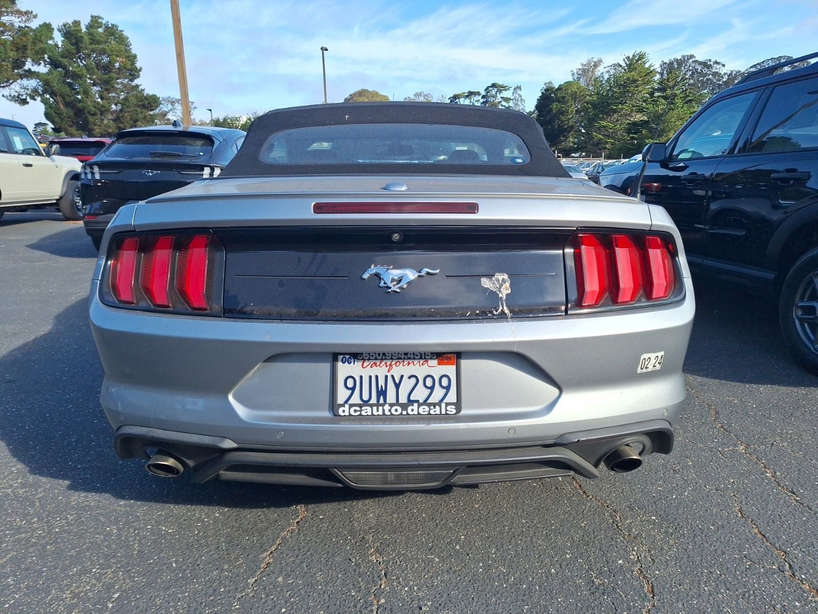 Used 2020 Ford Mustang Premium RWD image 7