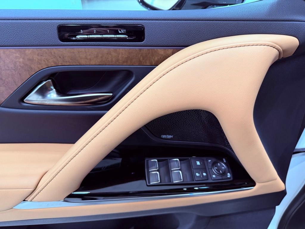 Certified 2026 Lexus LX 600 4WD w/ Luxury Package image 25