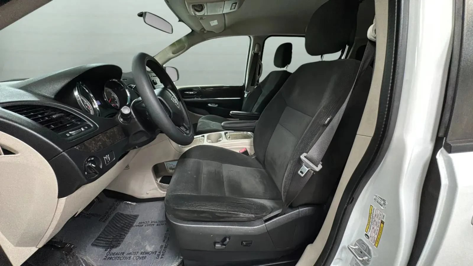 Used 2015 Dodge Grand Caravan SXT FWD image 19