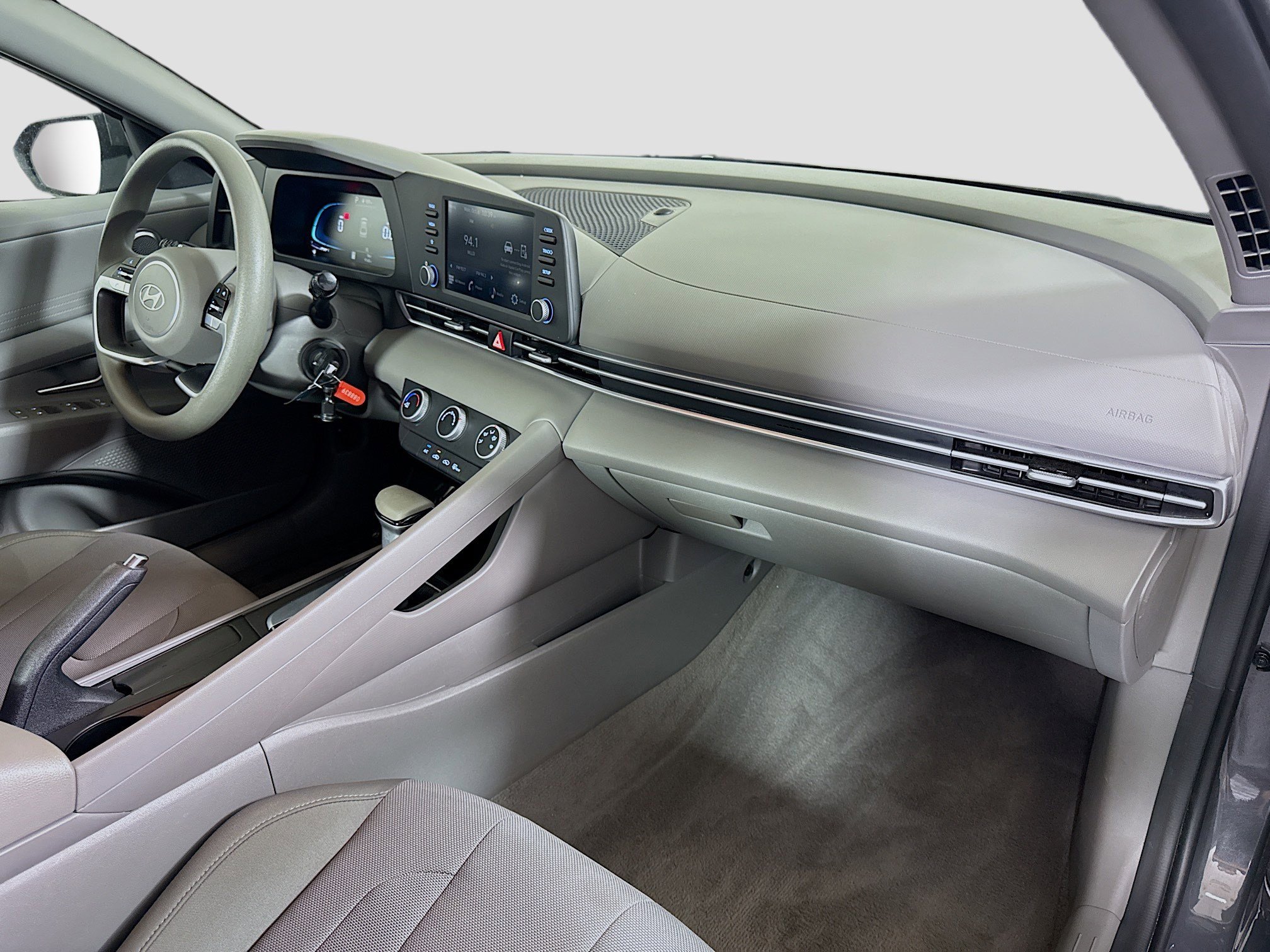 Used 2025 Hyundai Elantra SE image 29