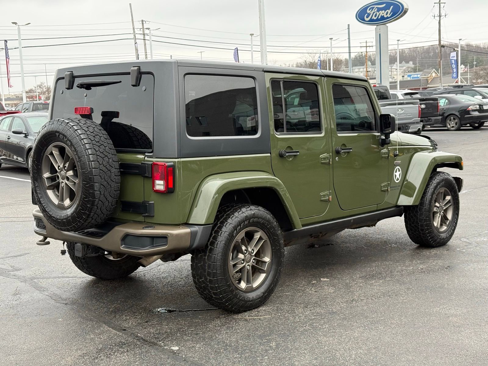 Used 2016 Jeep Wrangler Unlimited Sahara image 3