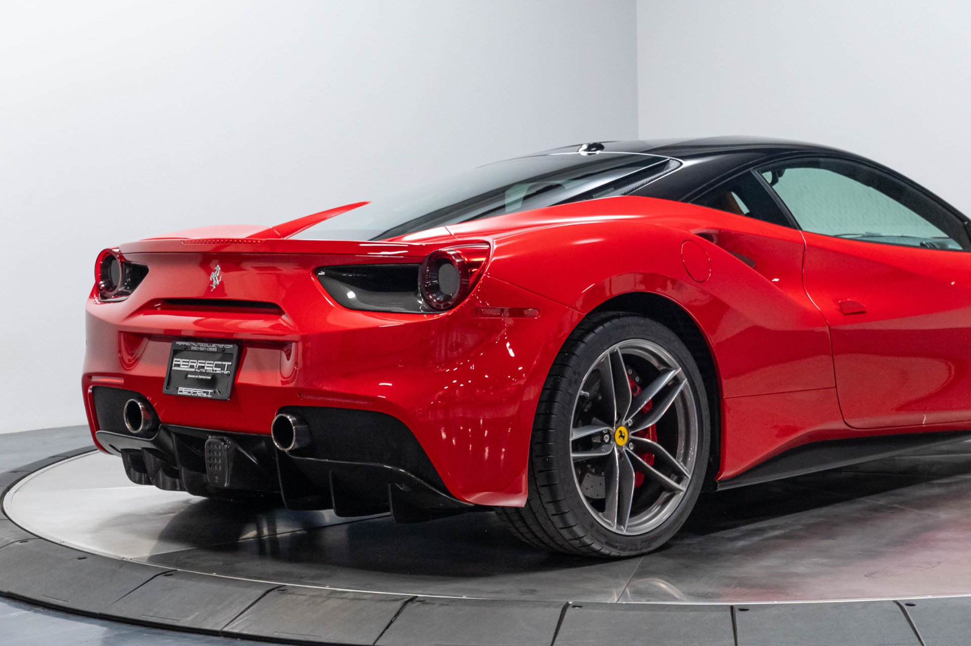 Used 2016 Ferrari 488 GTB RWD image 24