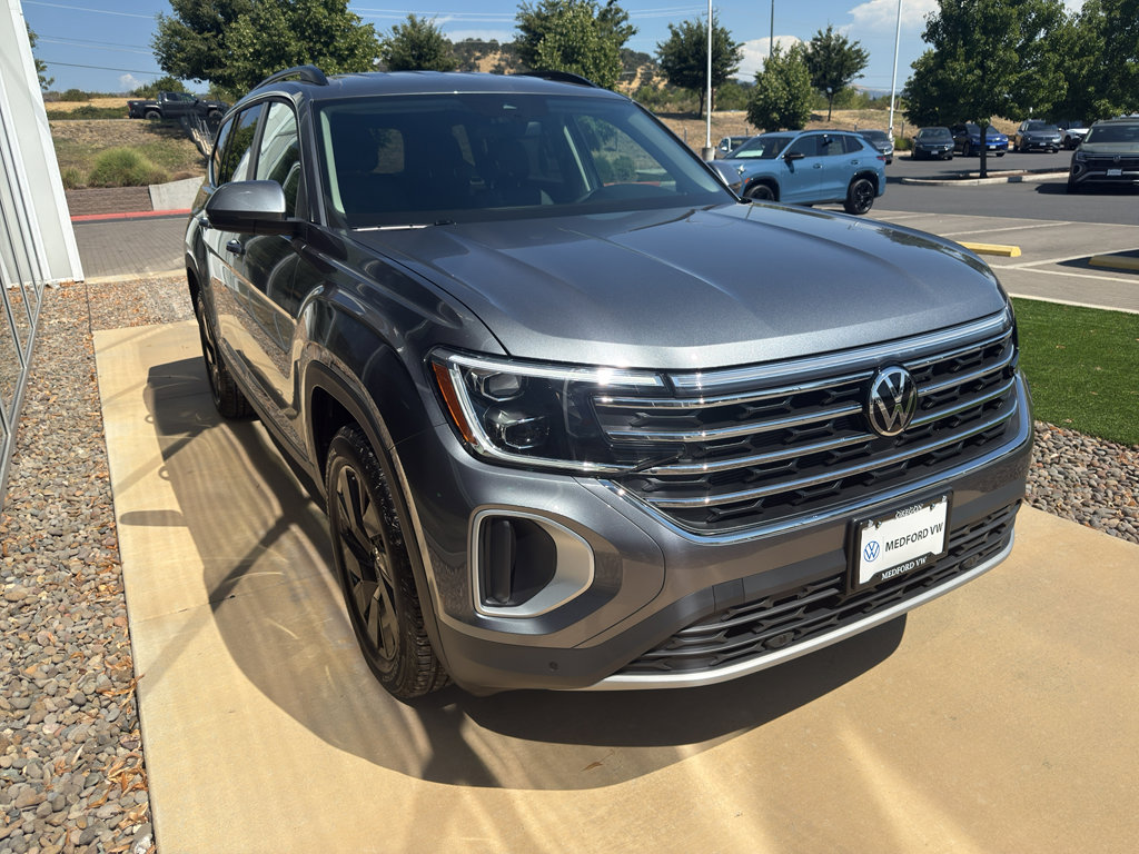 New 2025 Volkswagen Atlas SE image 3