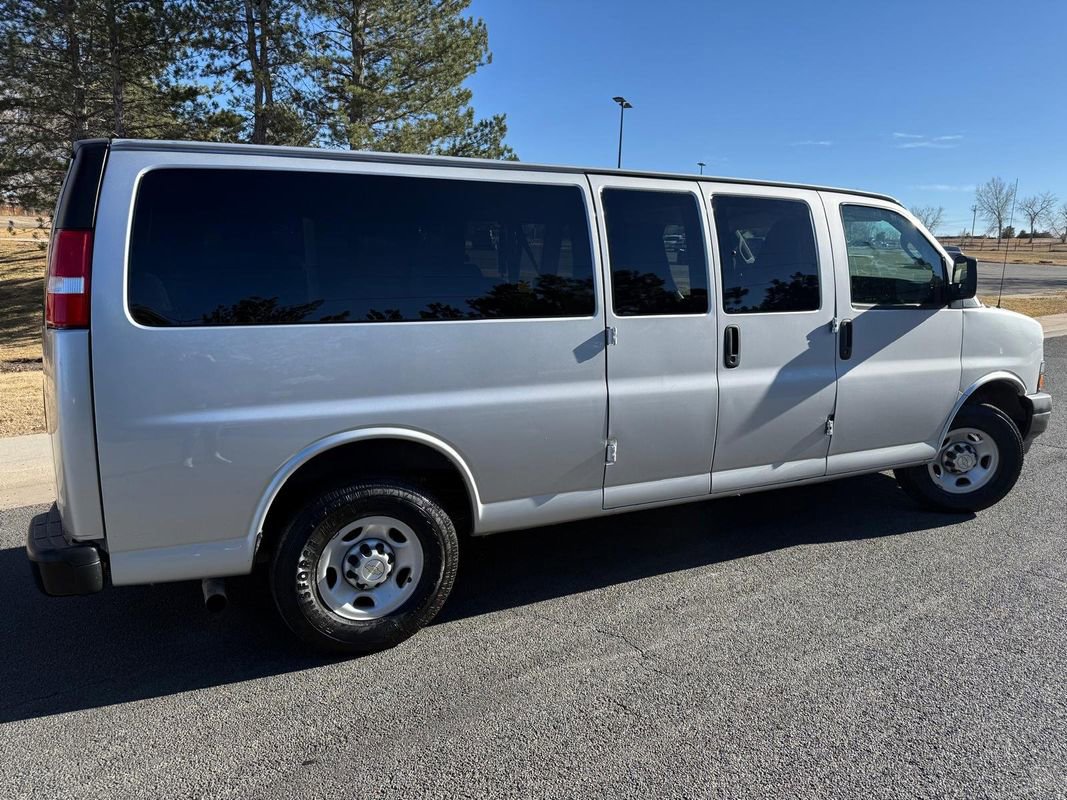 Used 2020 Chevrolet Express 3500 LS image 4