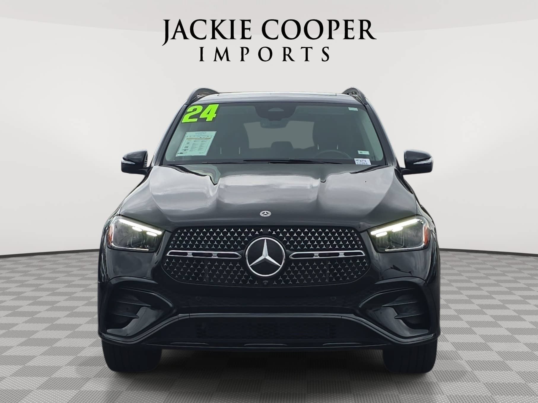 Used 2024 Mercedes-Benz GLE 350 4MATIC w/ AMG Line Exterior image 2