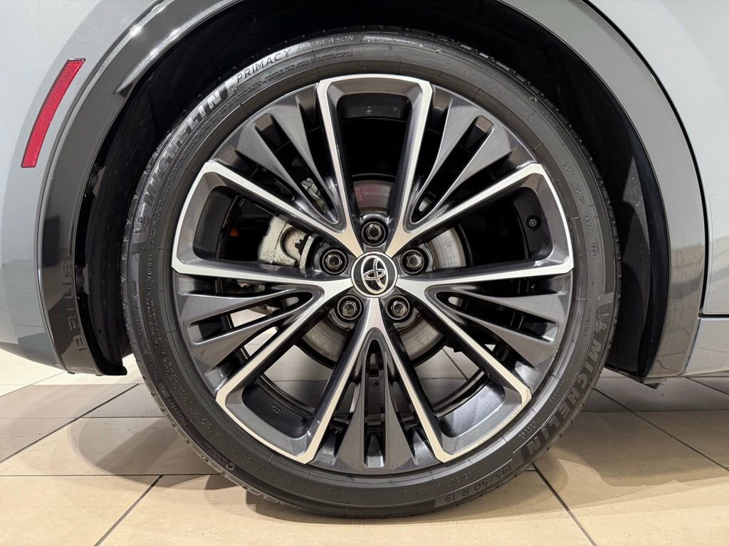 Used 2024 Toyota Prius XLE image 9