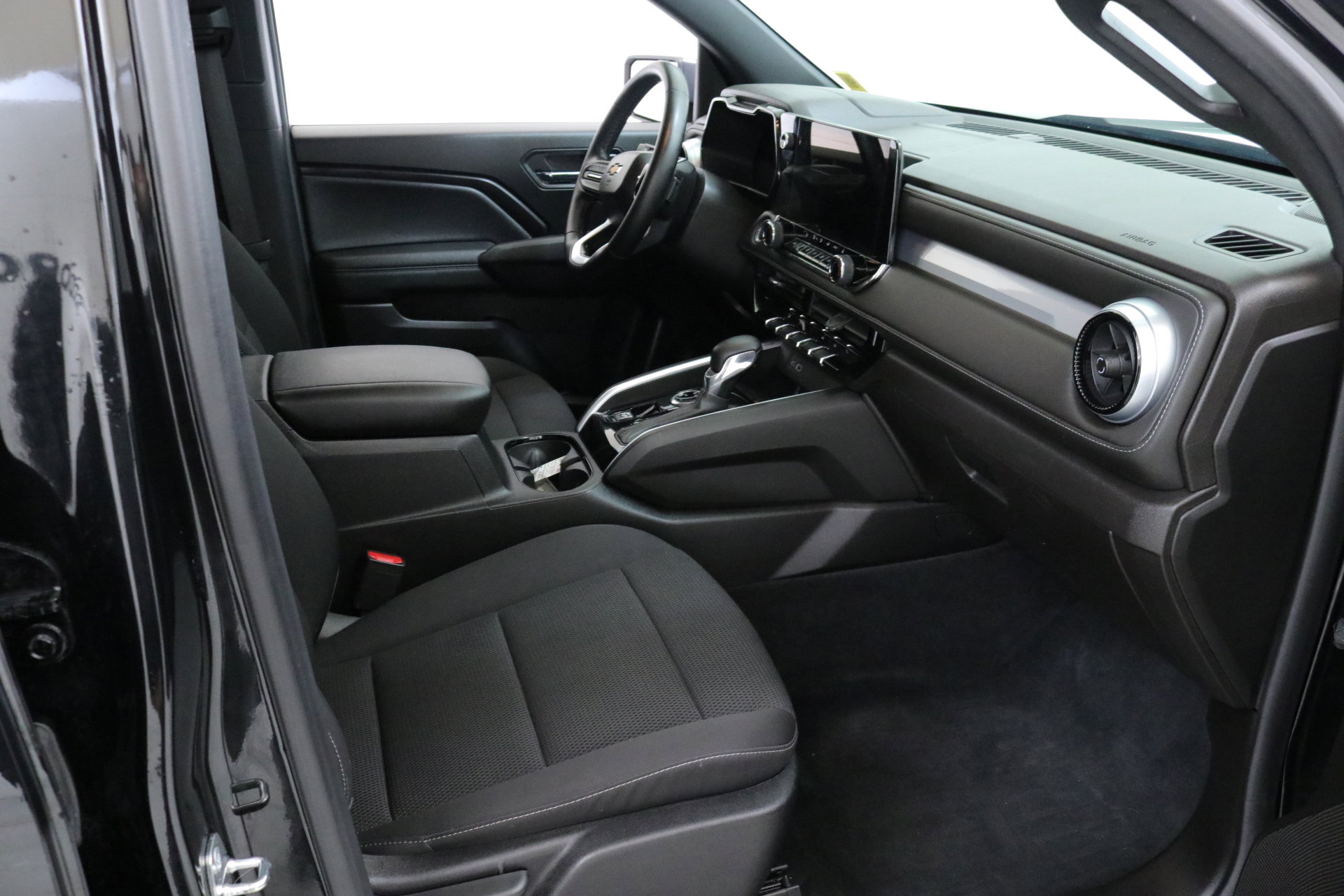 Used 2023 Chevrolet Colorado LT w/ LT Convenience Package II image 31