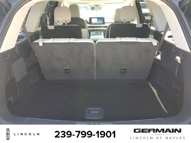 New 2026 Lincoln Aviator AWD w/ Jet Appearance Package image 22