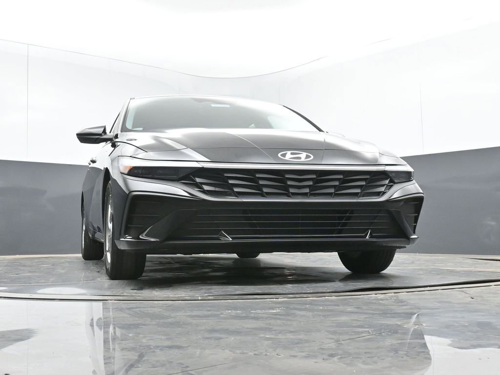 New 2026 Hyundai Elantra SE FWD image 16
