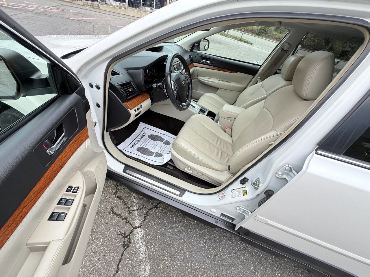 Used 2014 Subaru Outback 3.6R Limited w/ Moonroof Package image 12