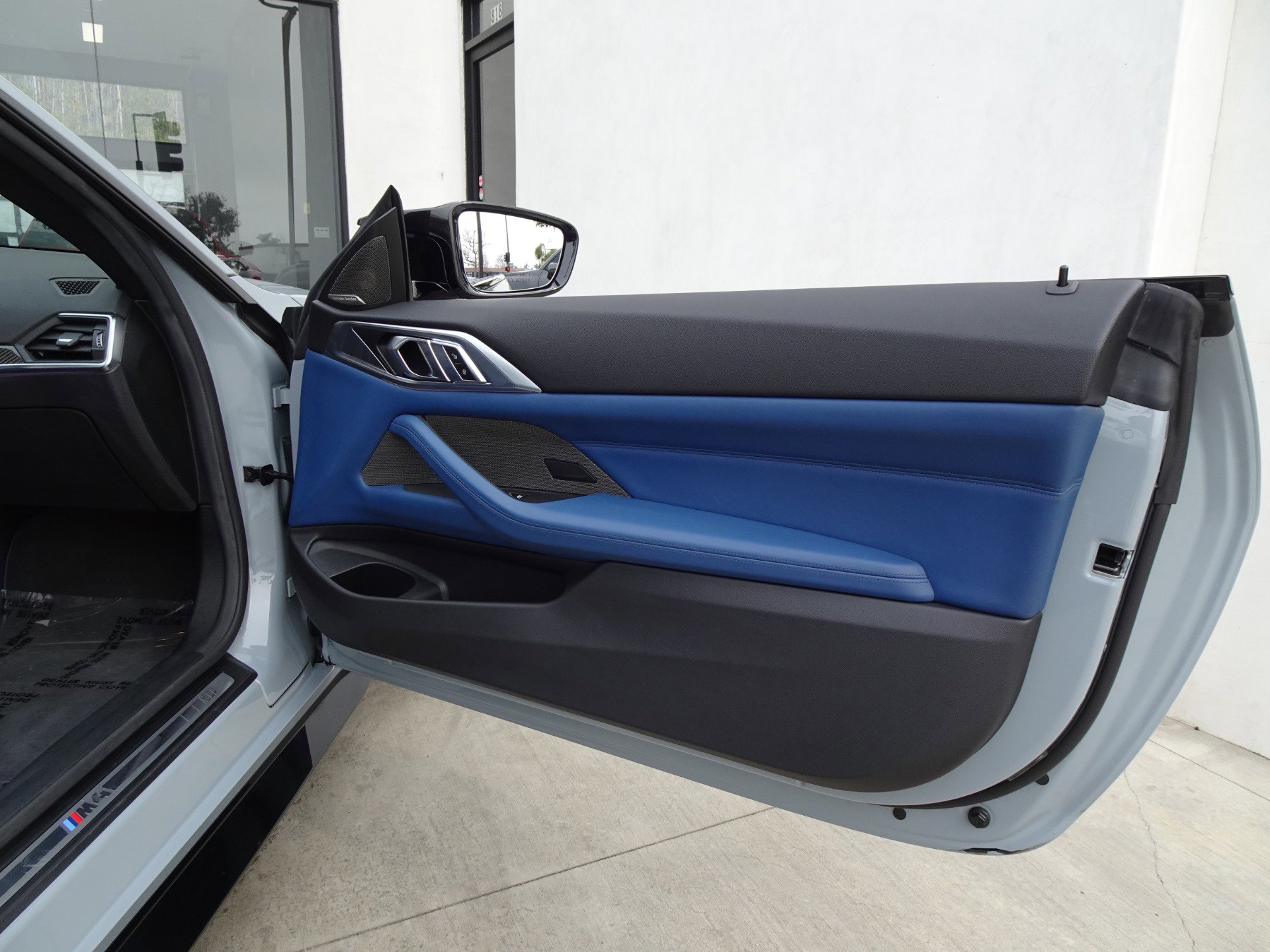 Used 2021 BMW M4 Coupe w/ Executive Package RWD image 13