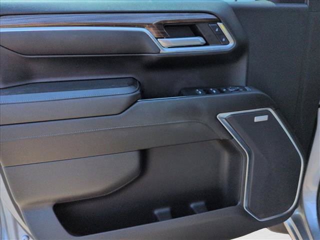 Used 2024 Chevrolet Silverado 1500 LT Trail Boss w/ Convenience Package II AWD/4WD image 11