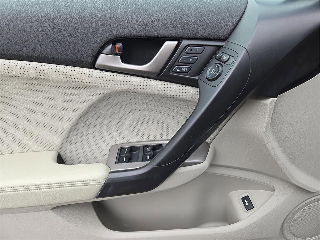 Used 2010 Acura TSX Sedan image 10