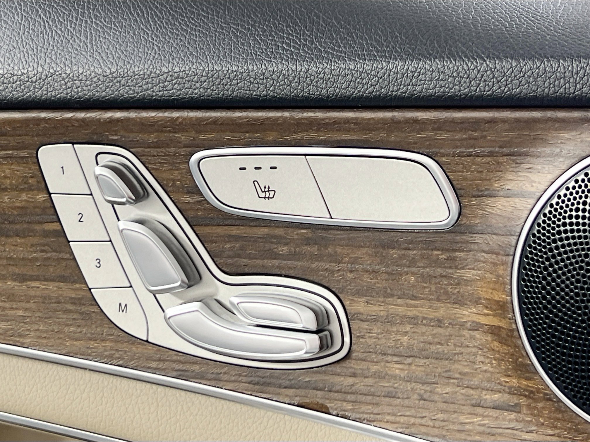 Used 2019 Mercedes-Benz C 300 4MATIC Sedan image 20