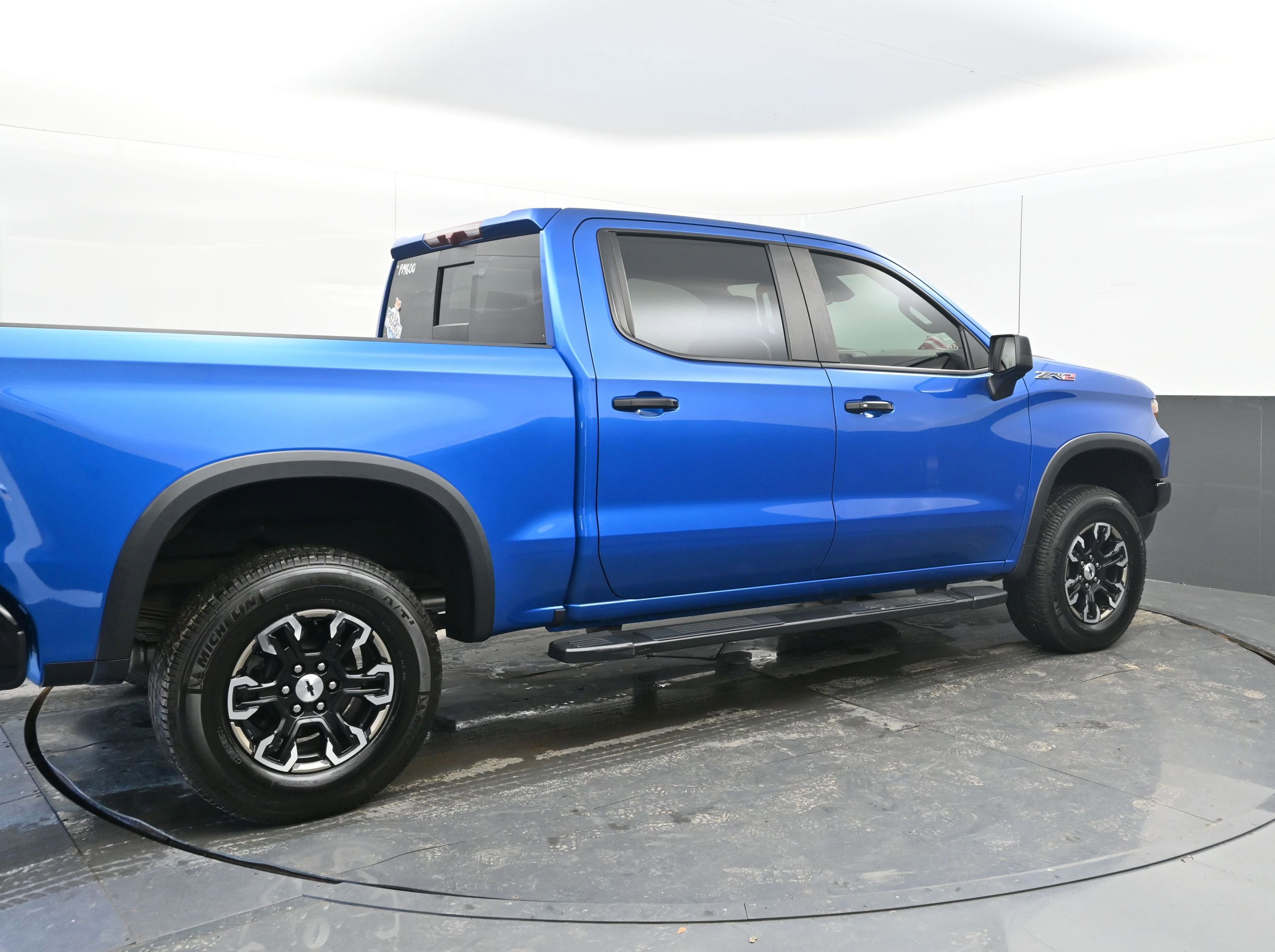 Used 2022 Chevrolet Silverado 1500 ZR2 image 9