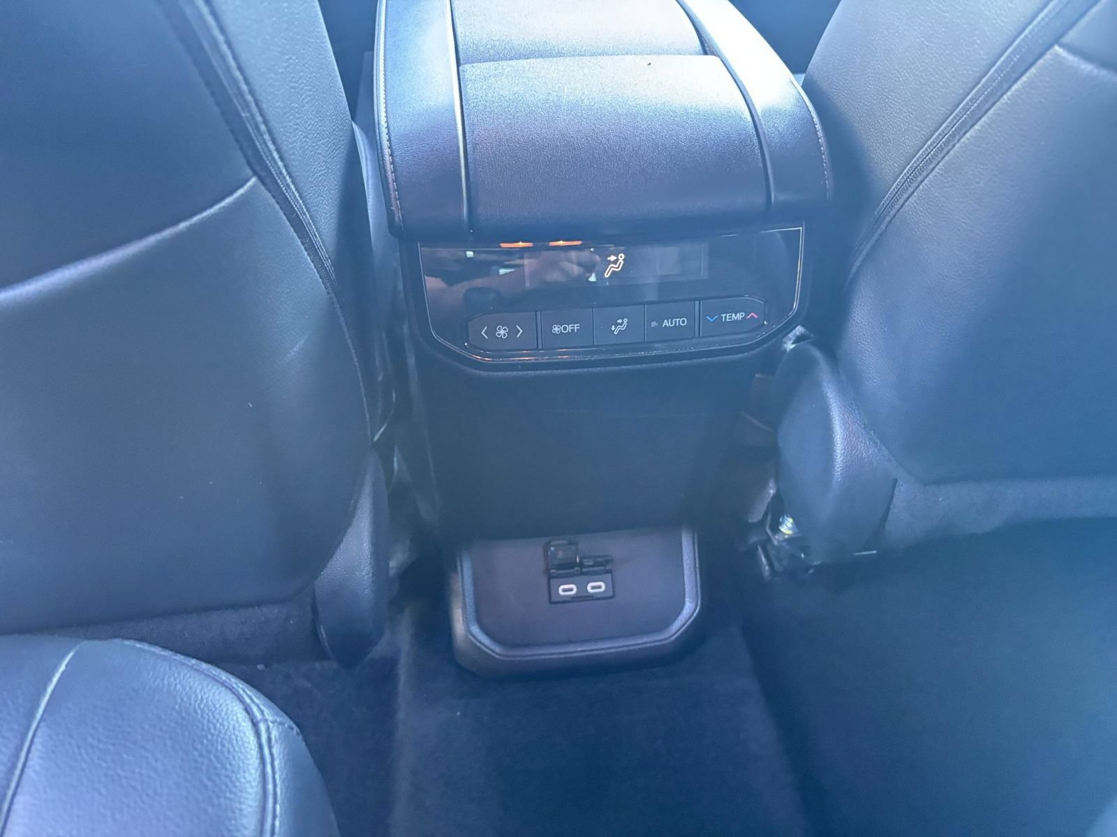 Used 2025 Toyota Highlander XSE AWD/4WD image 24