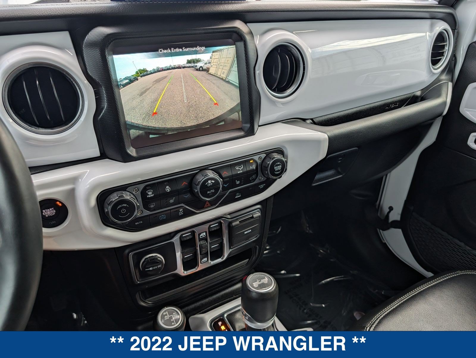Used 2022 Jeep Wrangler Unlimited Sahara w/ Cold Weather Group AWD/4WD image 31
