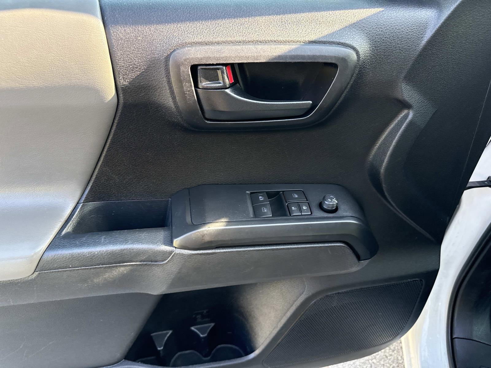 Used 2021 Toyota Tacoma SR image 18