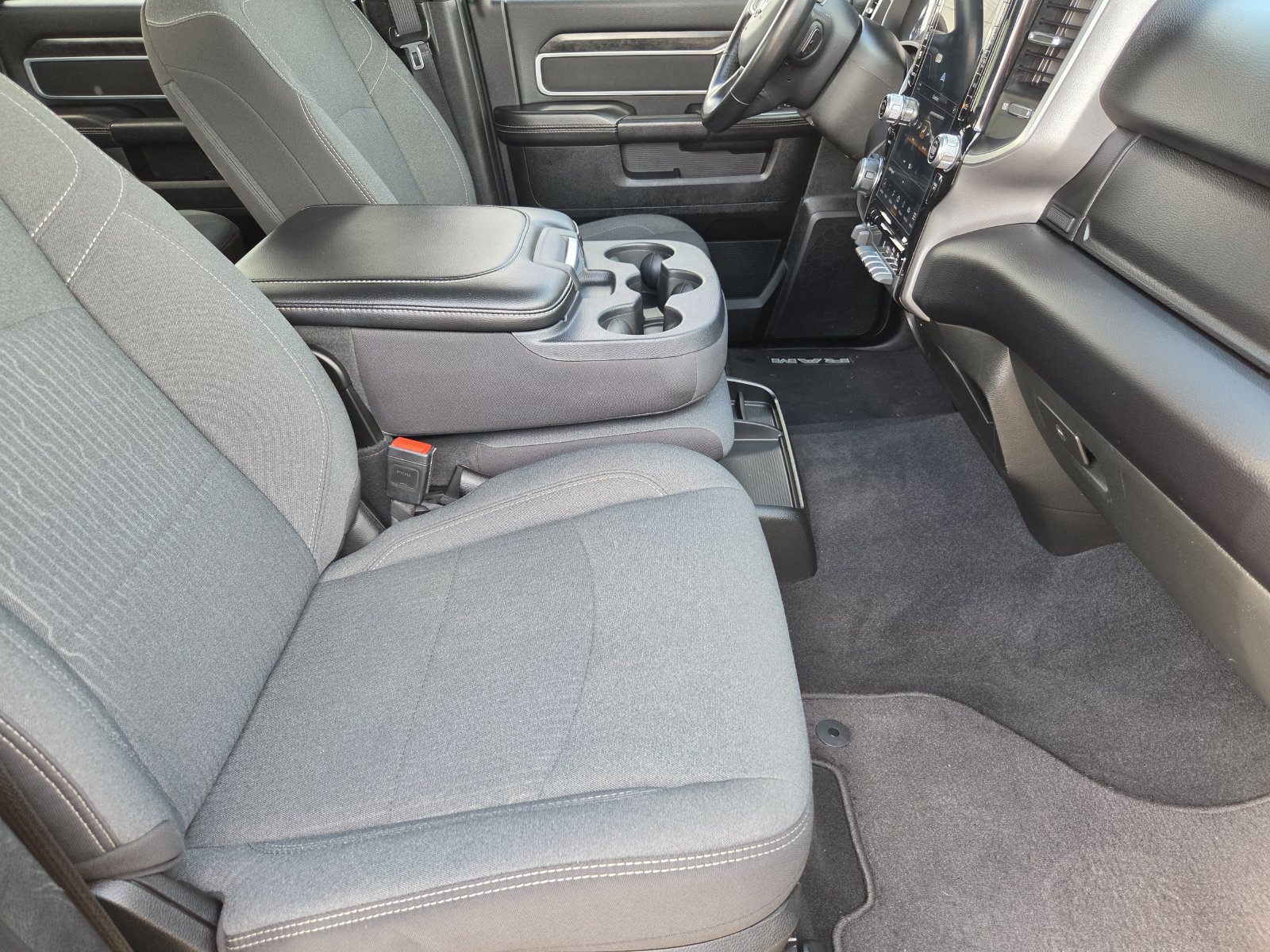 Used 2024 RAM 2500 Big Horn w/ Night Edition AWD/4WD image 14