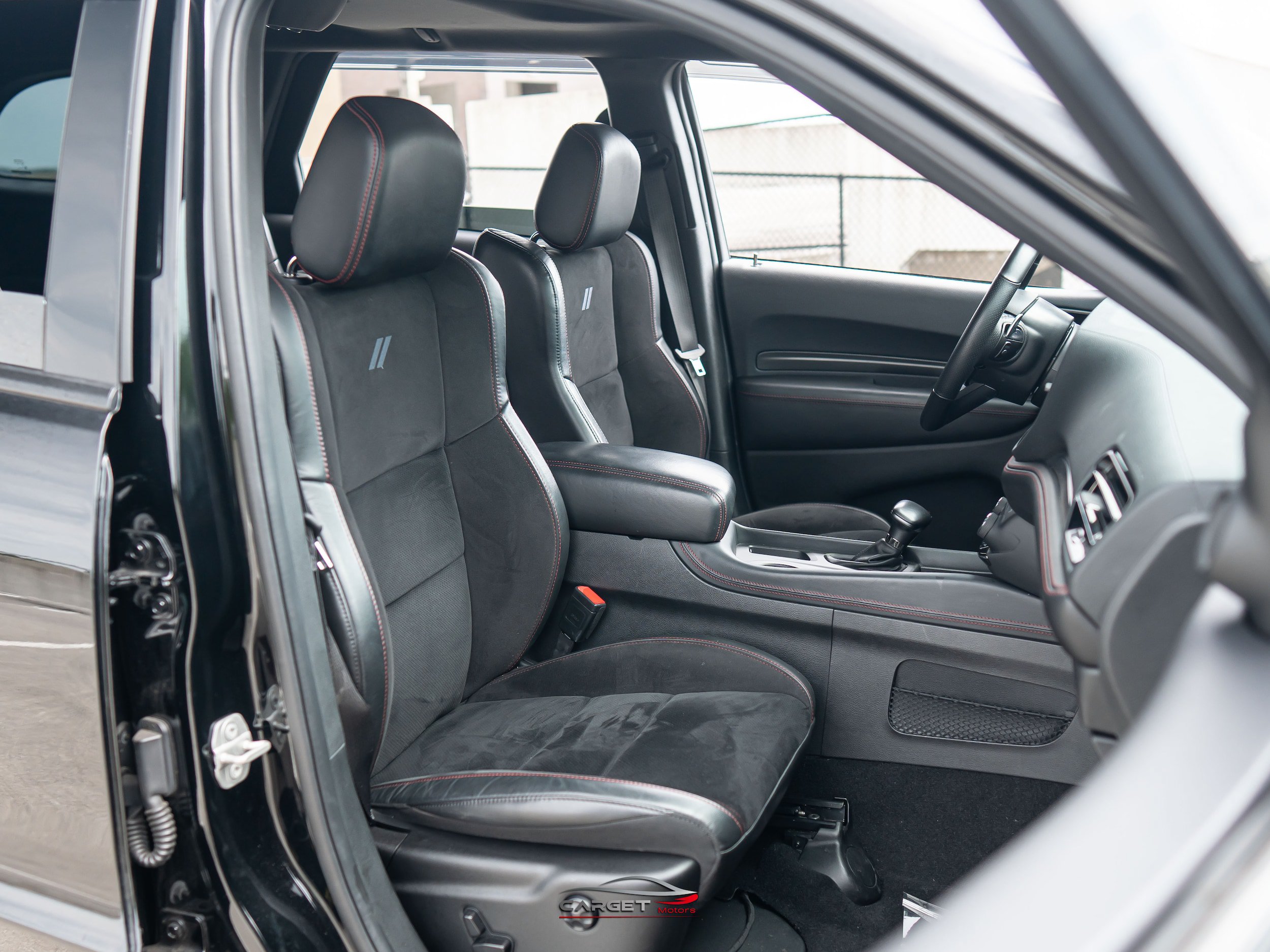 Used 2023 Dodge Durango R/T w/ Tow 'N Go Package AWD/4WD image 17