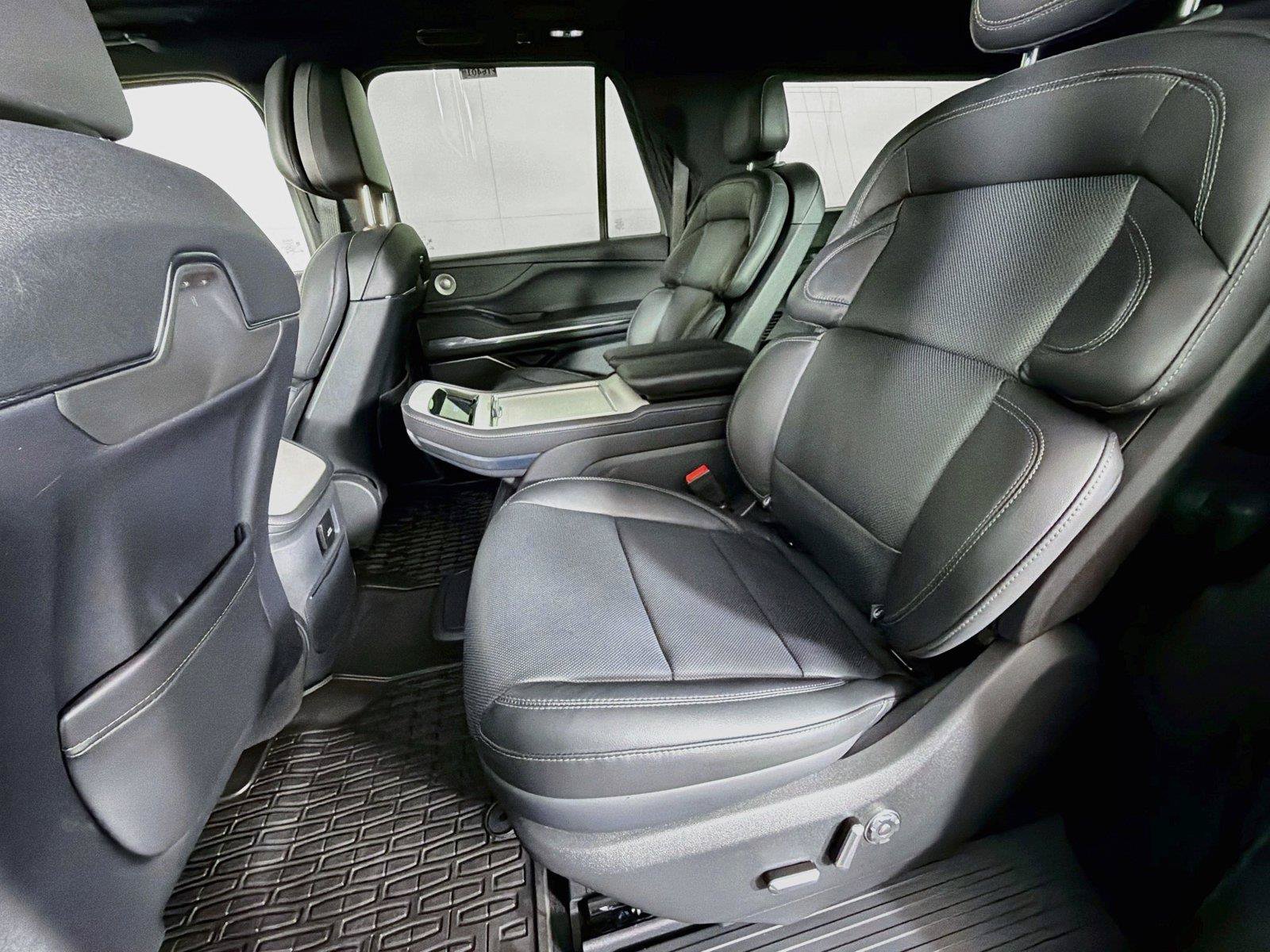 Used 2025 Lincoln Navigator L Reserve w/ Jet Appearance Package AWD/4WD image 26