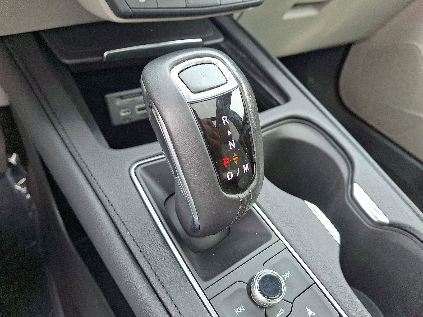 Used 2019 Cadillac XT4 Luxury w/ Cold Weather Package image 15