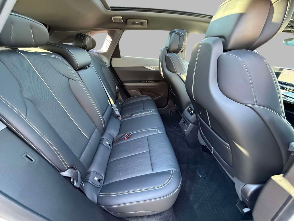 Used 2025 Cadillac Optiq Luxury 2 w/ LPO, Floor Liner Package AWD/4WD image 16