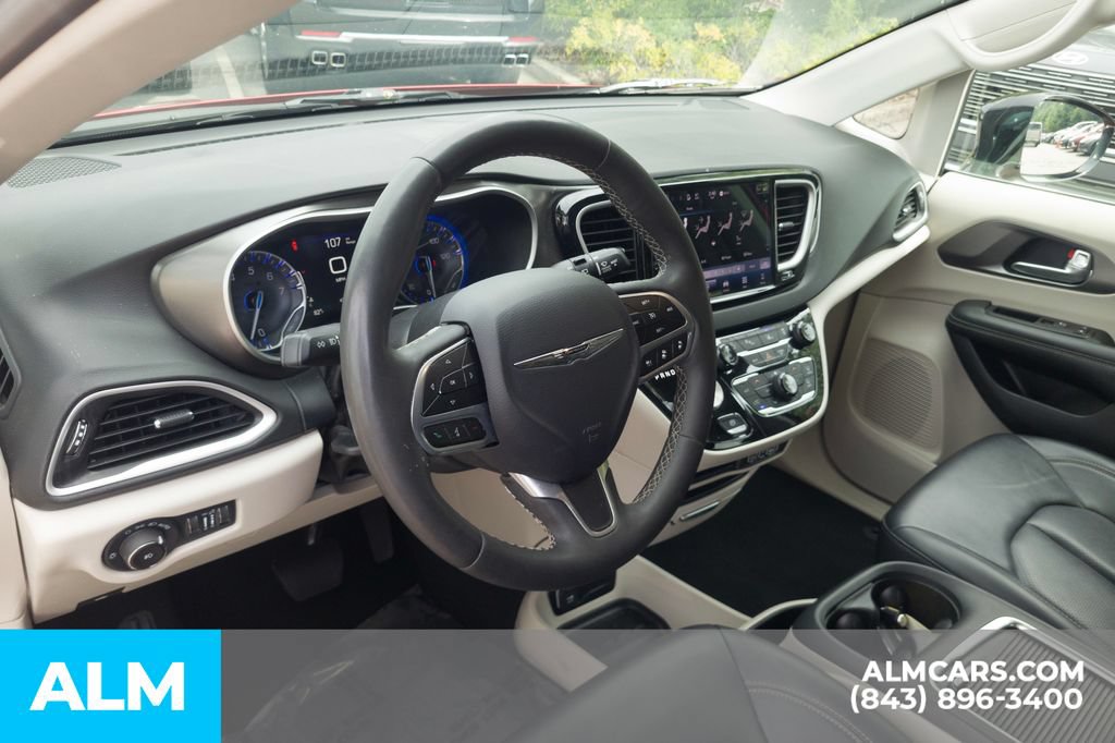 Used 2024 Chrysler Pacifica Touring-L FWD image 15