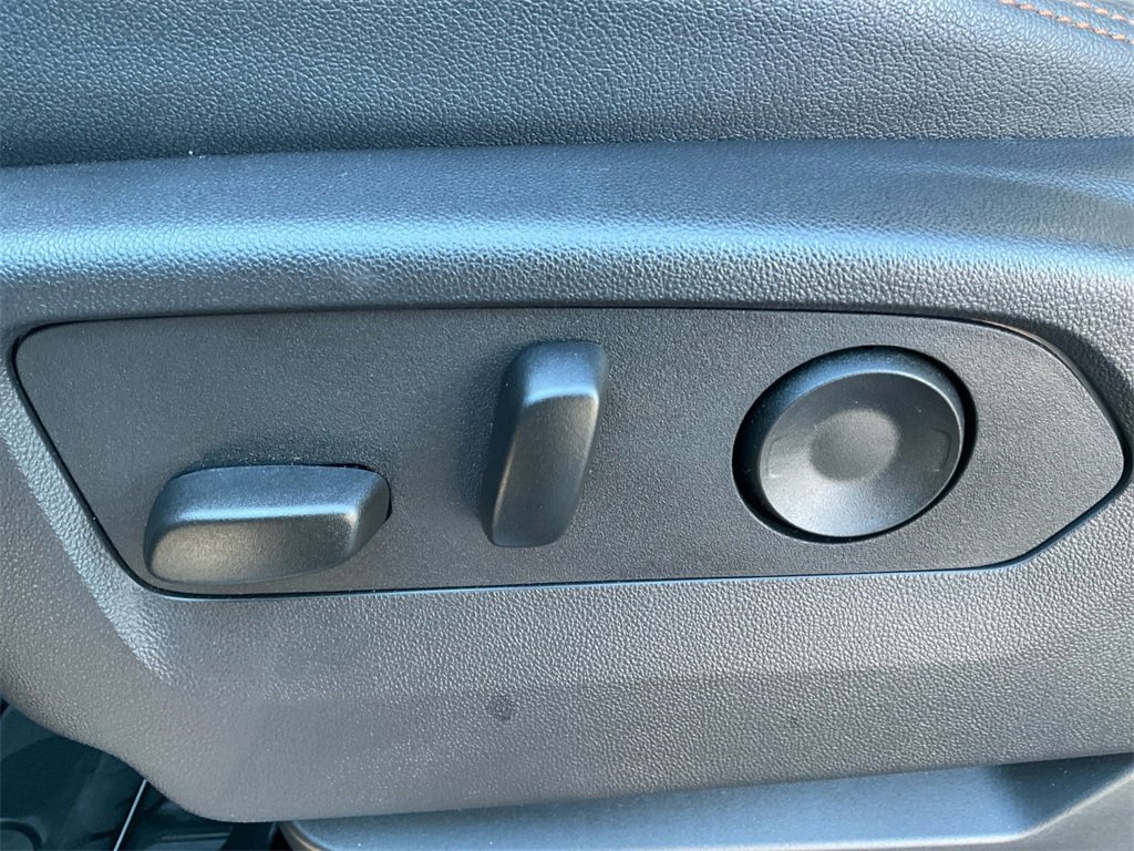 Used 2025 GMC Sierra 2500 AT4 w/ AT4 Premium Plus Package image 28