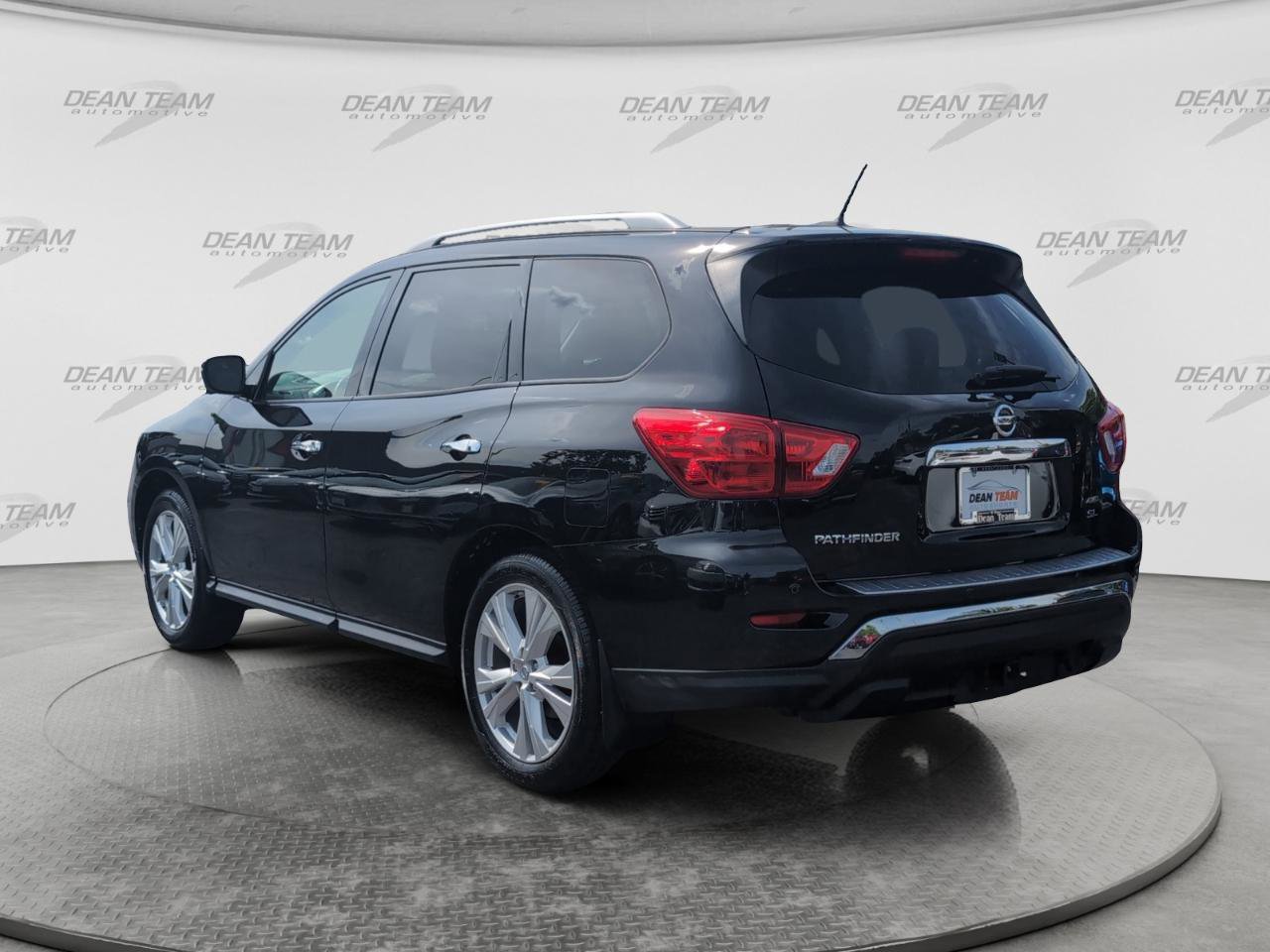Used 2018 Nissan Pathfinder SL w/ SL Premium Package AWD/4WD image 5