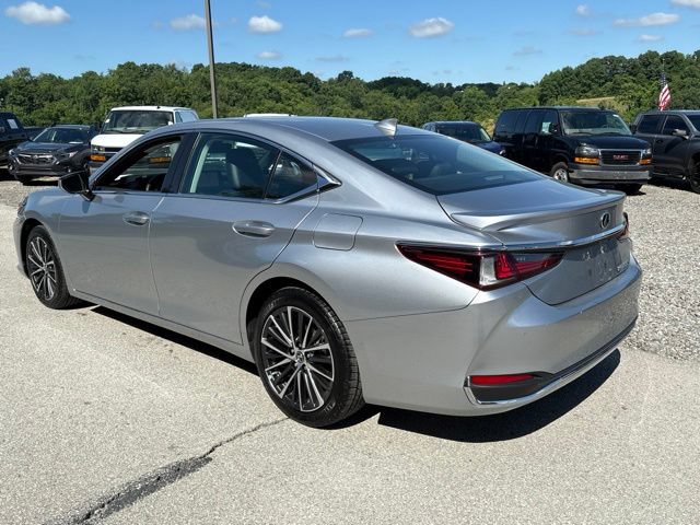 Used 2024 Lexus ES 300h w/ Premium Package FWD image 3